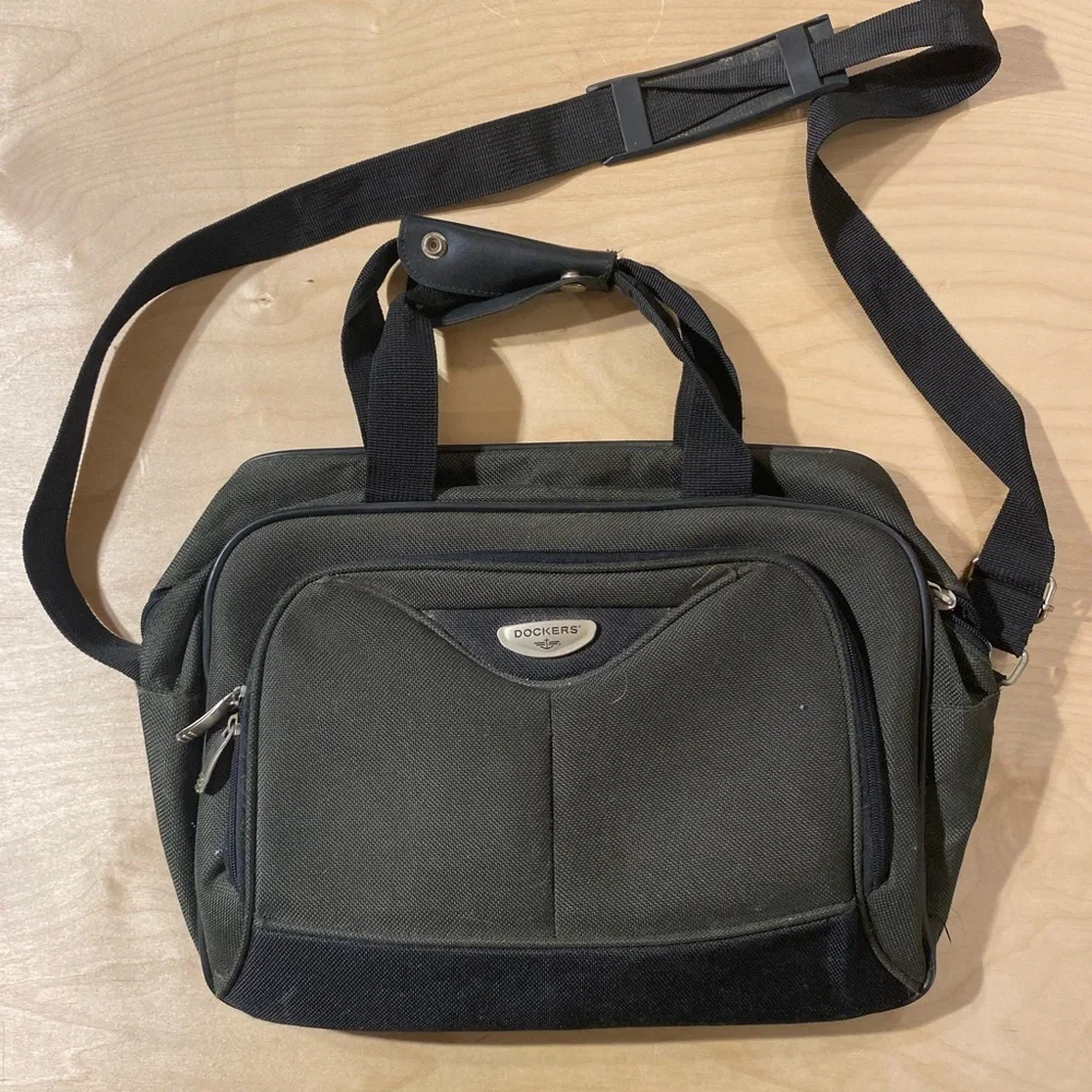 Dockers Dark Gray Men's Messenger Bag (PS)